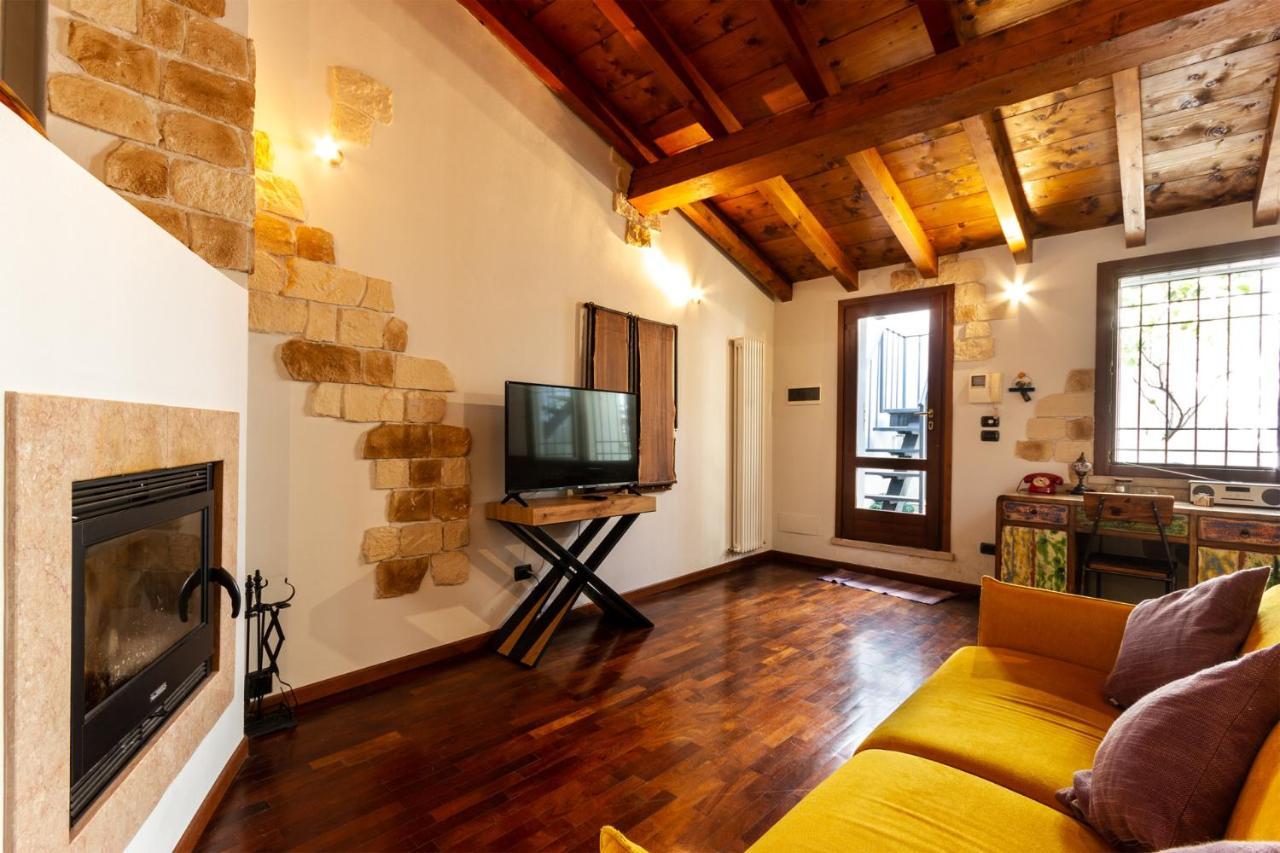 La Terrazza Apartment - Smart Holiday Мантуя Экстерьер фото